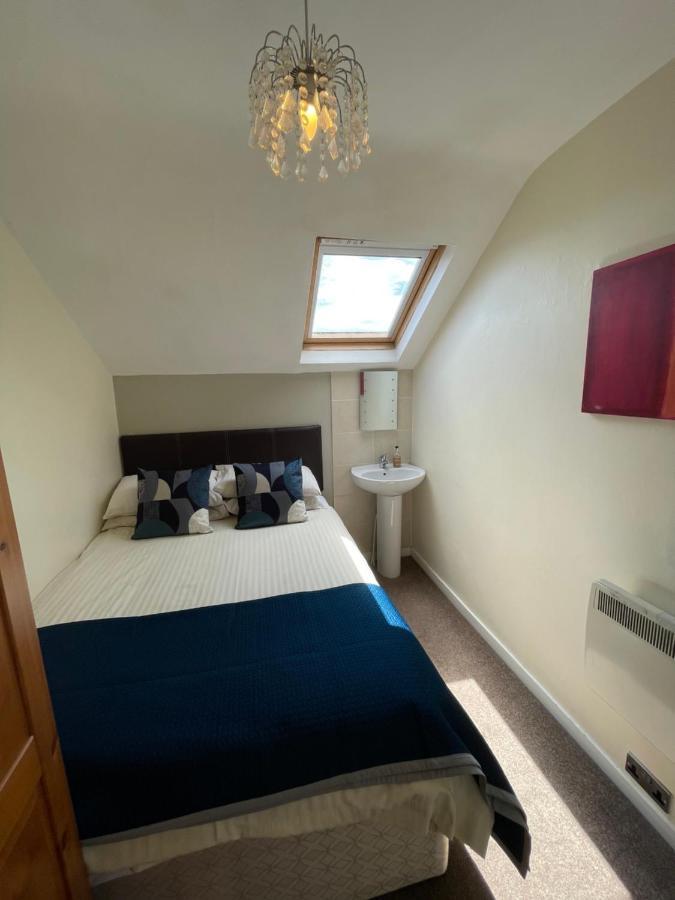 סקארבורו 45 The Square Holiday Apartments מראה חיצוני תמונה